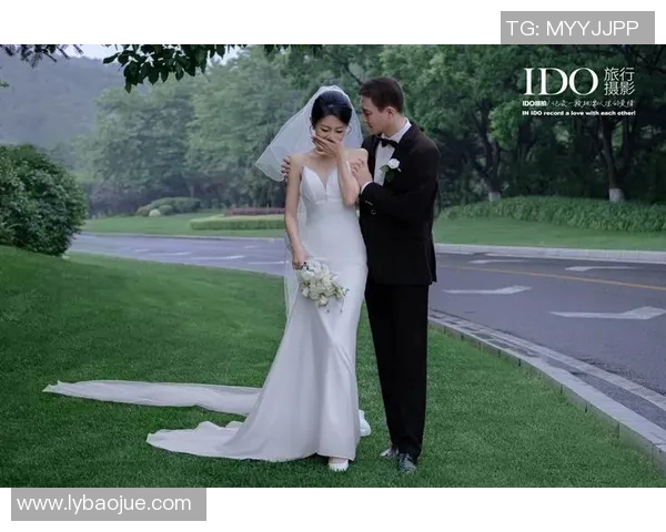 浪漫婚纱之美：穿越时光的爱情誓言与梦幻设计